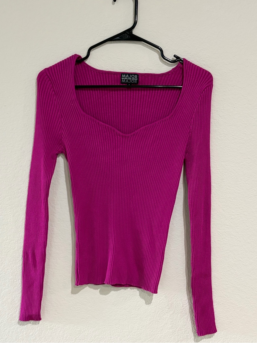 Major Label Group Women’s L Fuchsia Ribbed Sweetheart Neck Long Sleeve Top